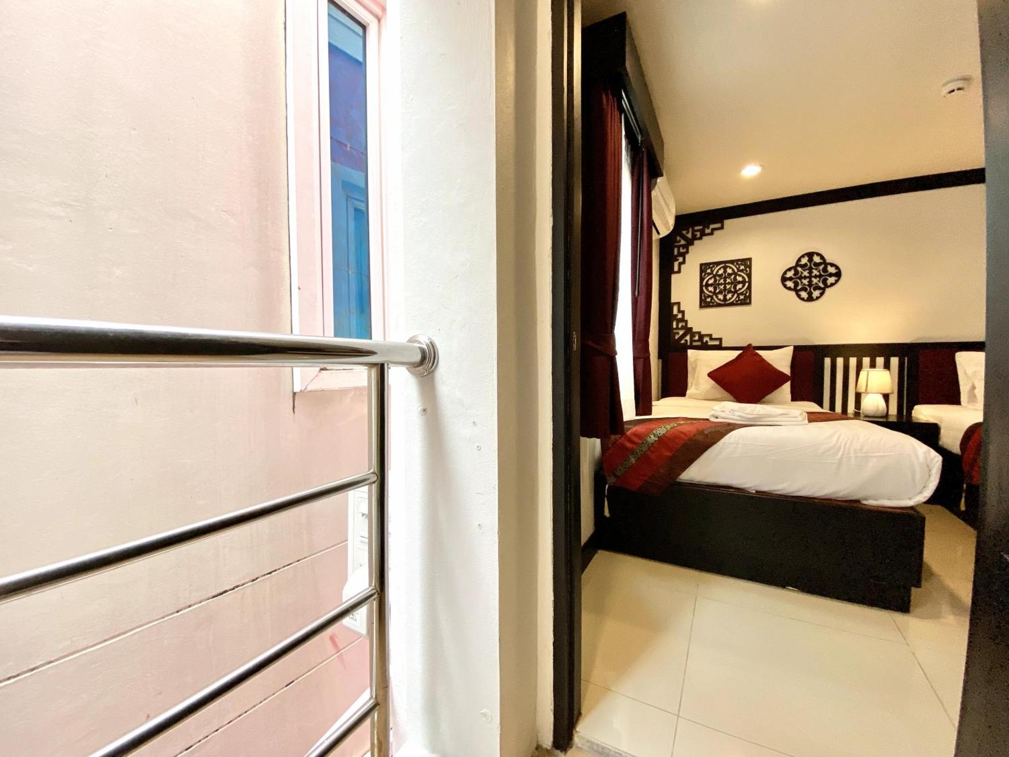 Sunray Beach Hotel Patong Esterno foto