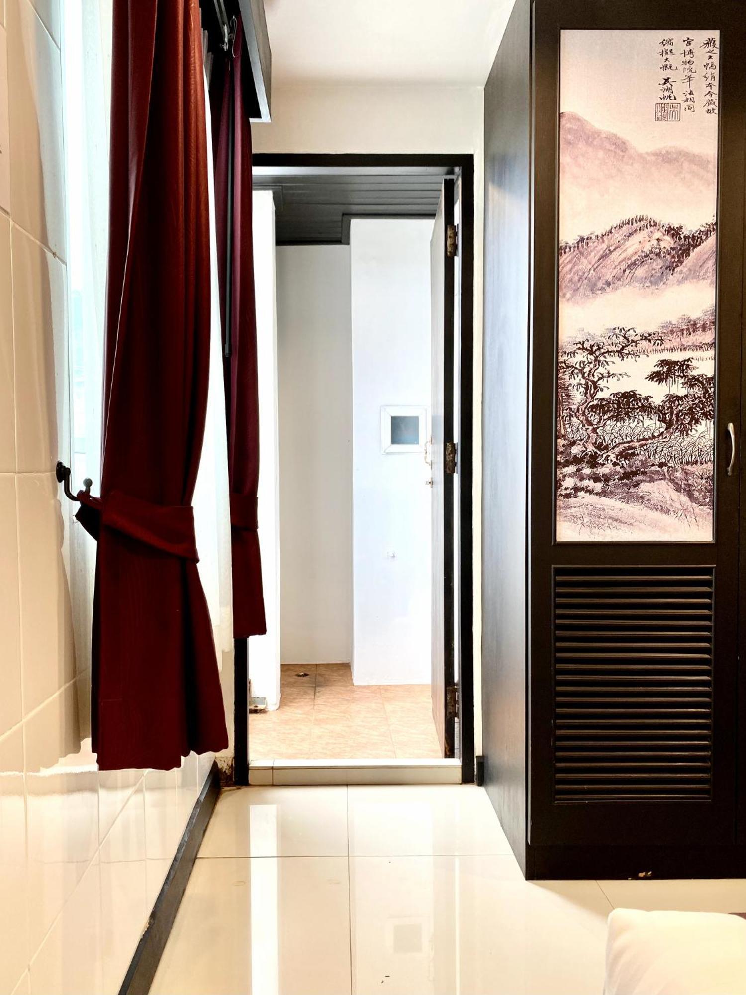 Sunray Beach Hotel Patong Esterno foto